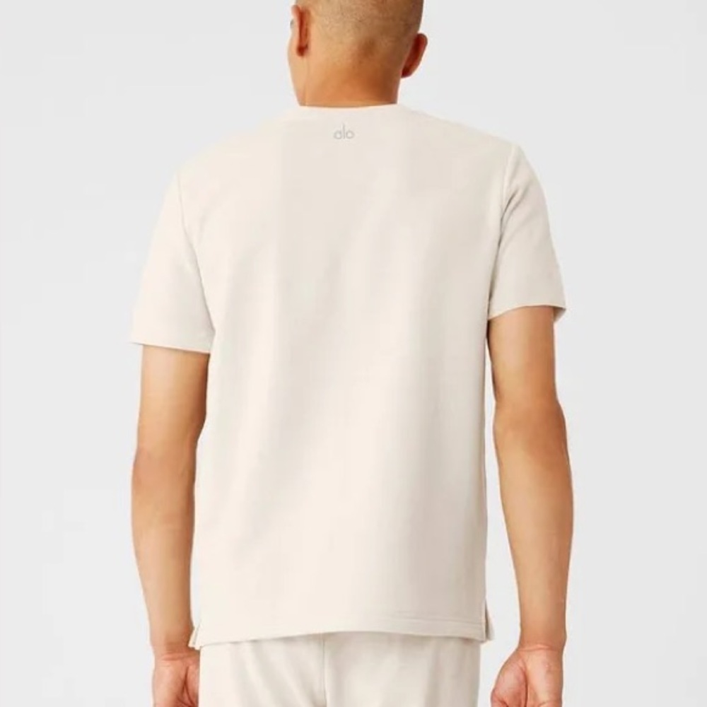 NWT Men's Alo Yoga Chill Short Sleeve Sz Medium, Bone